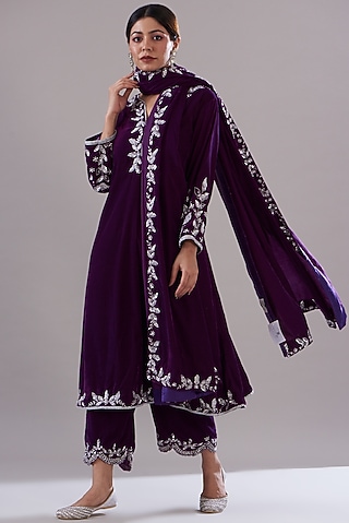 Purple Velvet Hand Embroidered Kurta Set by KANJ By Priyanka Sakhuja