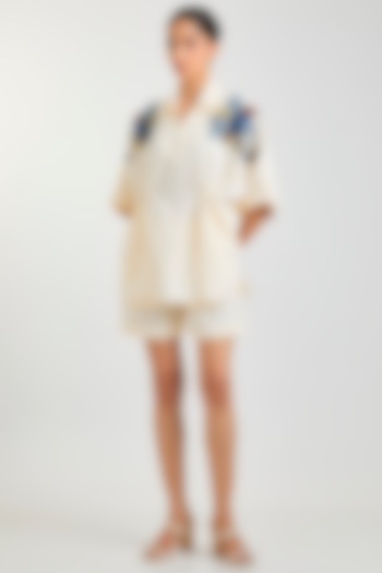Off-White Cotton Co-Ord Set by Kanika Goyal at Pernia's Pop Up Shop