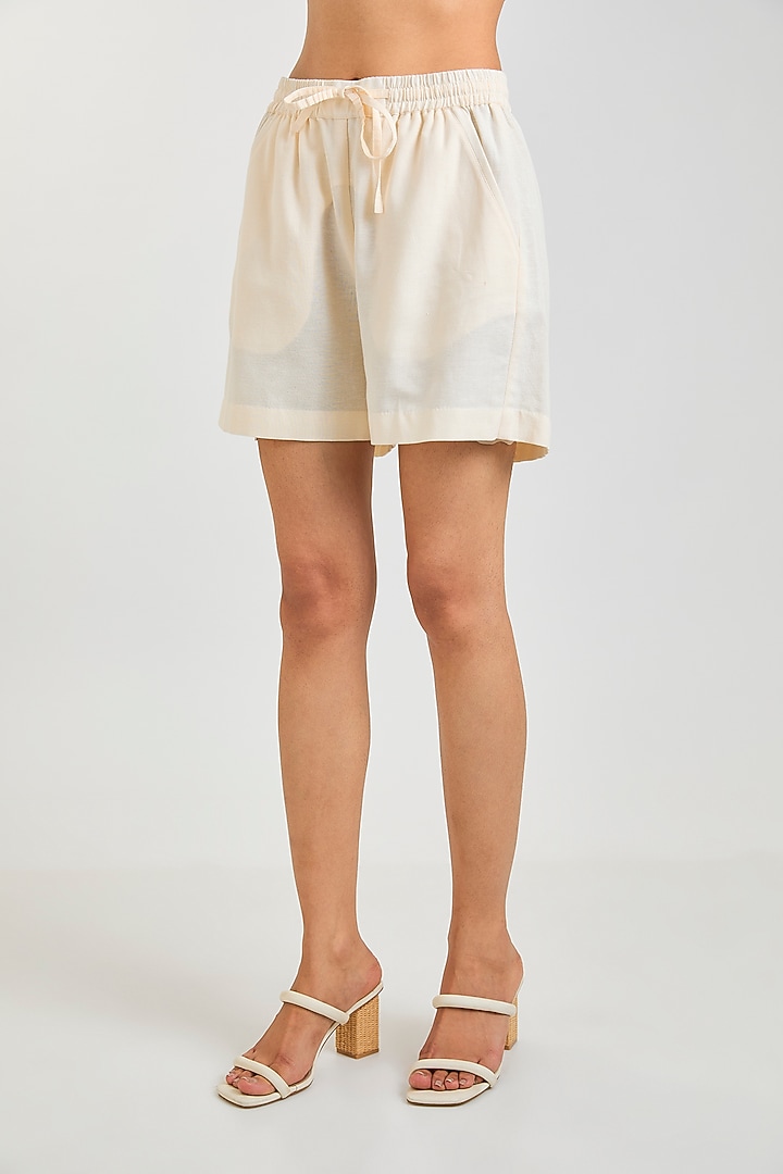 Off-White Cotton Co-Ord Set by Kanika Goyal at Pernia's Pop Up Shop