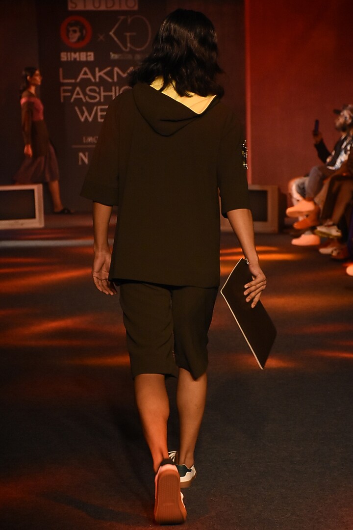 Olive Green Embroidered Hoodie by Kanika Goyal Men at Pernia's Pop Up Shop