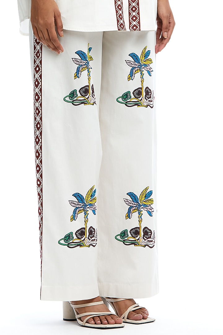 Off-White Polyester Printed Co-Ord Set by Kanika Goyal at Pernia's Pop Up Shop
