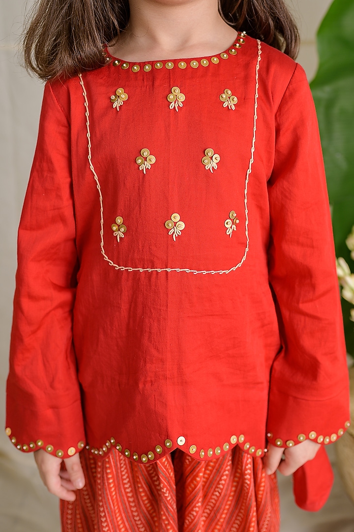 Red Cotton Silk Sequins Embellished Kurta Set For Girls by Label Kansha at Pernia's Pop Up Shop