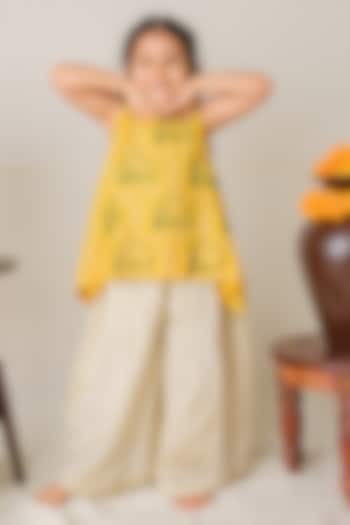 Yellow Silk Zari Embroidered Kurta Set For Girls by Label Kansha at Pernia's Pop Up Shop