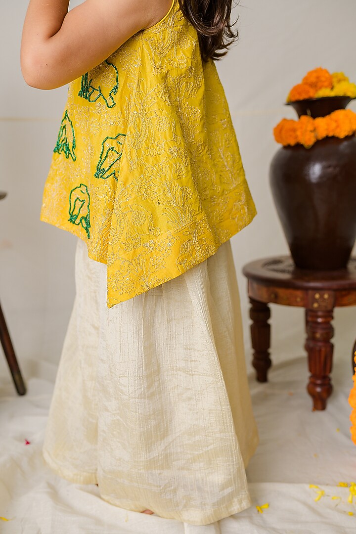Yellow Silk Zari Embroidered Kurta Set For Girls by Label Kansha at Pernia's Pop Up Shop