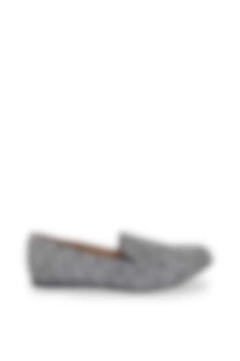 Grey Cotton Printed Moccasin Shoes by KANVAS