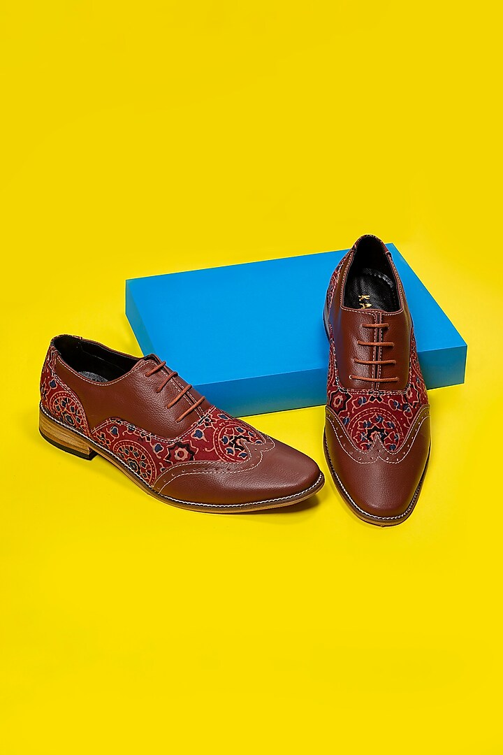 Brown Cotton Printed Brogues by KANVAS