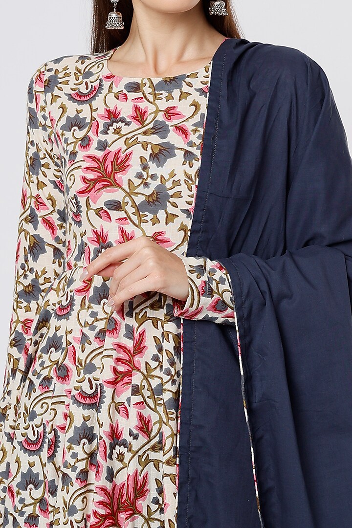 Ivory Printed Kurta Set by Kaori By Shreya at Pernia's Pop Up Shop