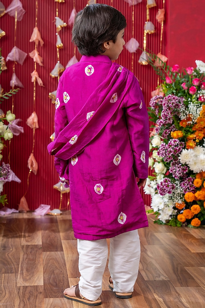 Magenta Dola Silk Tie-Dye Printed Kurta Set For Boys by Kirti Agarwal Pret n Couture at Pernia's Pop Up Shop