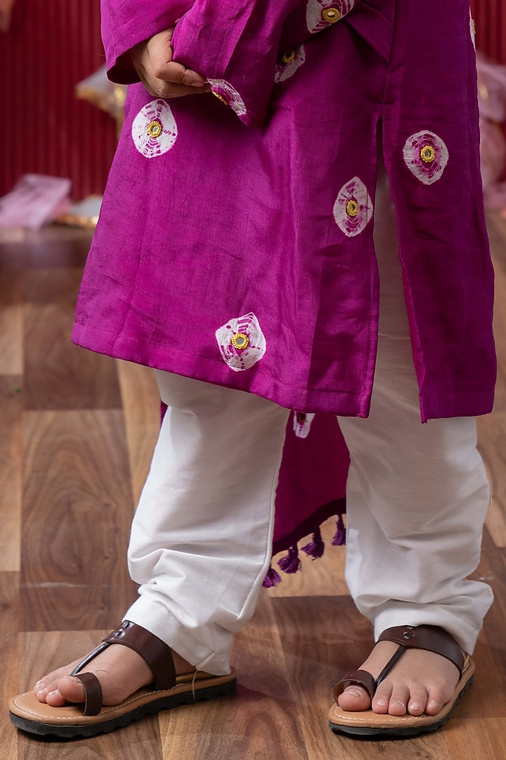 Magenta Dola Silk Tie-Dye Printed Kurta Set For Boys by Kirti Agarwal Pret n Couture at Pernia's Pop Up Shop