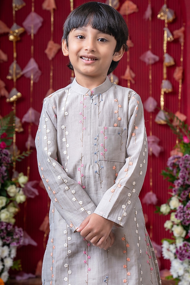 Light Grey Chanderi Silk Thread Embroidered Kurta Set For Boys by Kirti Agarwal Pret n Couture at Pernia's Pop Up Shop