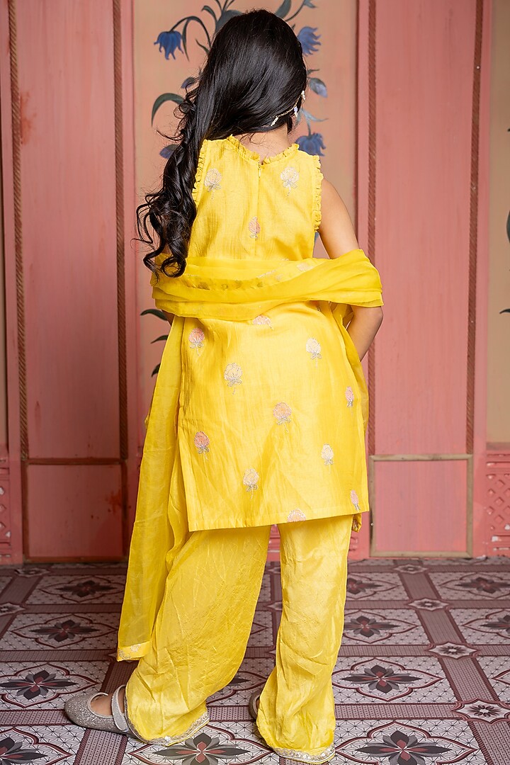 Yellow Mul Chanderi & Organza Floral Embroidered Kurta Set For Girls by Kirti Agarwal Pret n Couture at Pernia's Pop Up Shop