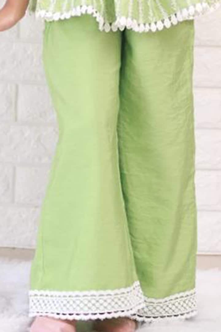 Green Chanderi Silk Embroidered Kurta Set For Girls by Kirti Agarwal Pret n Couture at Pernia's Pop Up Shop