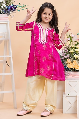 Fuchsia Pink Spun Silk Thread Embroidered A-Line Kurta Set For Girls by Kirti Agarwal Pret n Couture