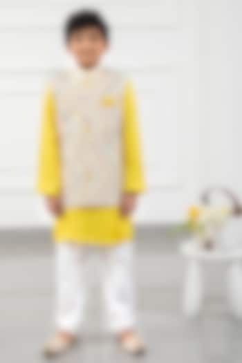 Off-White Cotton & Satin Silk Thread Embroidered Jacket Set For Boys by  Kirti Agarwal Pret n Couture at Pernia's Pop Up Shop