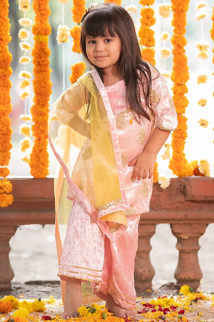 Baby Pink Velvet Embroidered Kurta Set For Girls by  Kirti Agarwal Pret n Couture at Pernia's Pop Up Shop