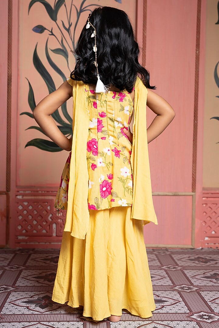 Yellow Pure Linen Printed & Embroidered Kurta Set by Kirti Agarwal Pret n Couture at Pernia's Pop Up Shop