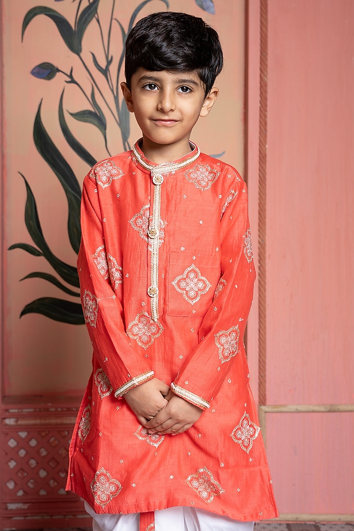 Orange Pure Chanderi & Cotton Silk Thread Embroidered Kurta Set For Boys by Kirti Agarwal Pret n Couture at Pernia's Pop Up Shop