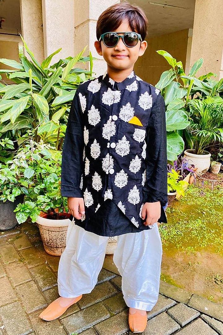 Black & White Silk & Cotton Silk Embroidered Bundi Jacket Set For Boys by Kirti Agarwal Pret n Couture at Pernia's Pop Up Shop