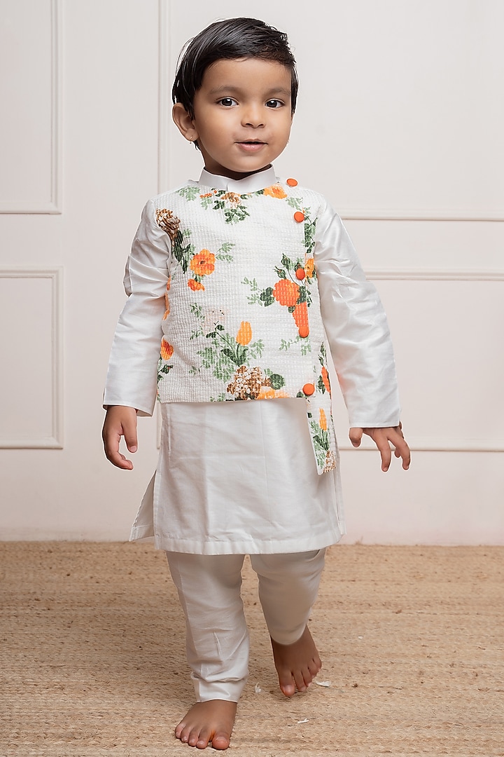 White Cotton & Spun Silk Kurta Set For Boys by Kirti Agarwal Pret n Couture at Pernia's Pop Up Shop