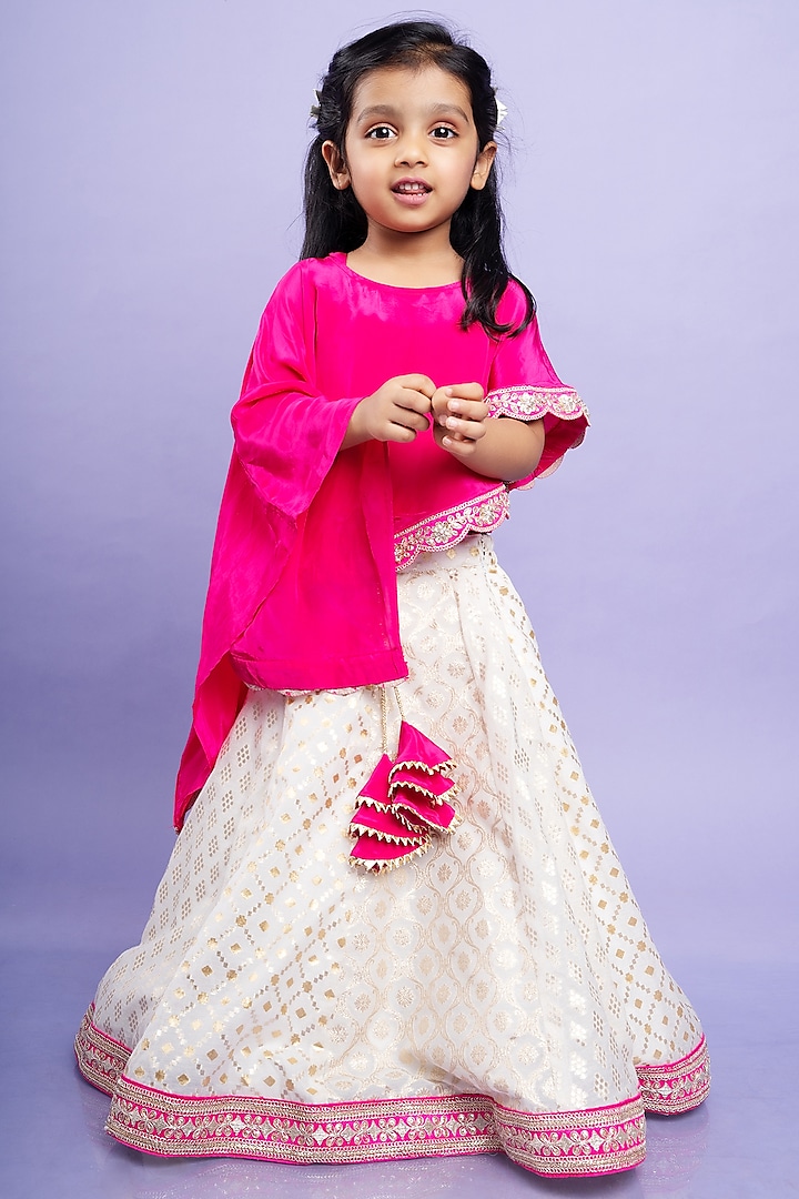 Pink Crepe & Chanderi Silk Embroidered Cape Set For Girls For Girls by  Kirti Agarwal Pret n Couture at Pernia's Pop Up Shop