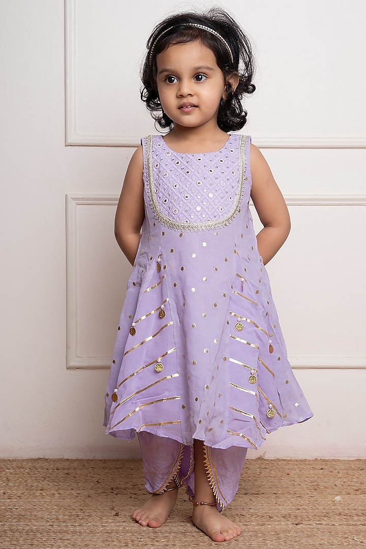 Lavender Georgette & Dola Silk Embroidered Kurta Set For Girls by  Kirti Agarwal Pret n Couture at Pernia's Pop Up Shop