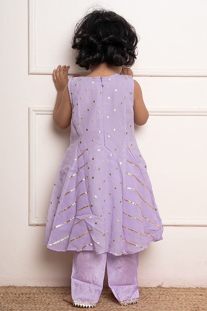 Lavender Georgette & Dola Silk Embroidered Kurta Set For Girls by Kirti Agarwal Pret n Couture at Pernia's Pop Up Shop