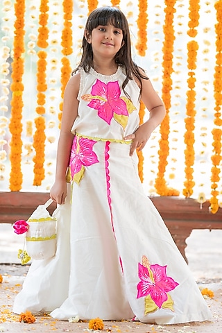 Off-White Chanderi Silk Sequins Work Lehenga Set For Girls by  Kirti Agarwal Pret n Couture