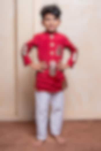 Red Crepe Chinon Embroidered Kurta Set For Boys by Kirti Agarwal Pret n Couture at Pernia's Pop Up Shop