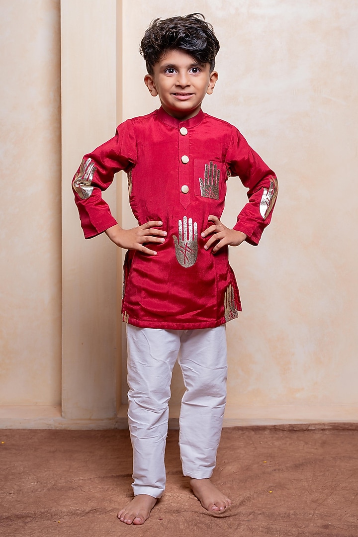 Red Crepe Chinon Embroidered Kurta Set For Boys by Kirti Agarwal Pret n Couture at Pernia's Pop Up Shop