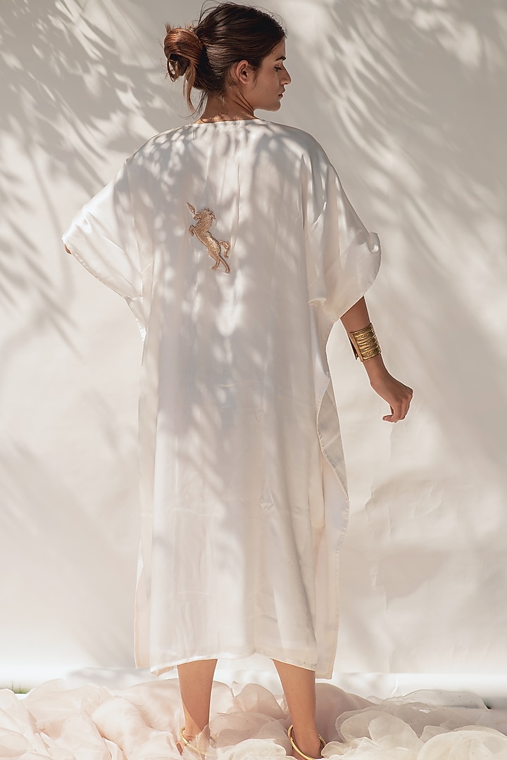 Pearl White Kaftan With Handcrafted Horse by KAPARDARA  at Pernia's Pop Up Shop