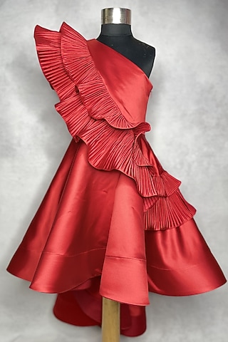 Red Dutch Satin One-Shoulder Gown For Girls by Karasa baby