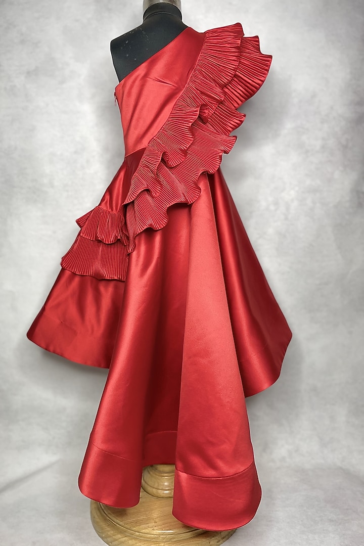 Red Dutch Satin One-Shoulder Gown For Girls by Karasa baby at Pernia's Pop Up Shop