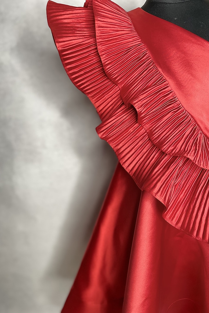 Red Dutch Satin One-Shoulder Gown For Girls by Karasa baby at Pernia's Pop Up Shop