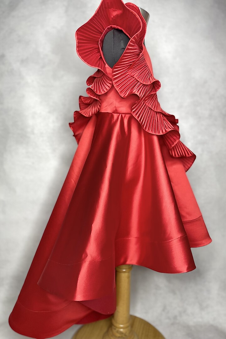 Red Dutch Satin One-Shoulder Gown For Girls by Karasa baby at Pernia's Pop Up Shop