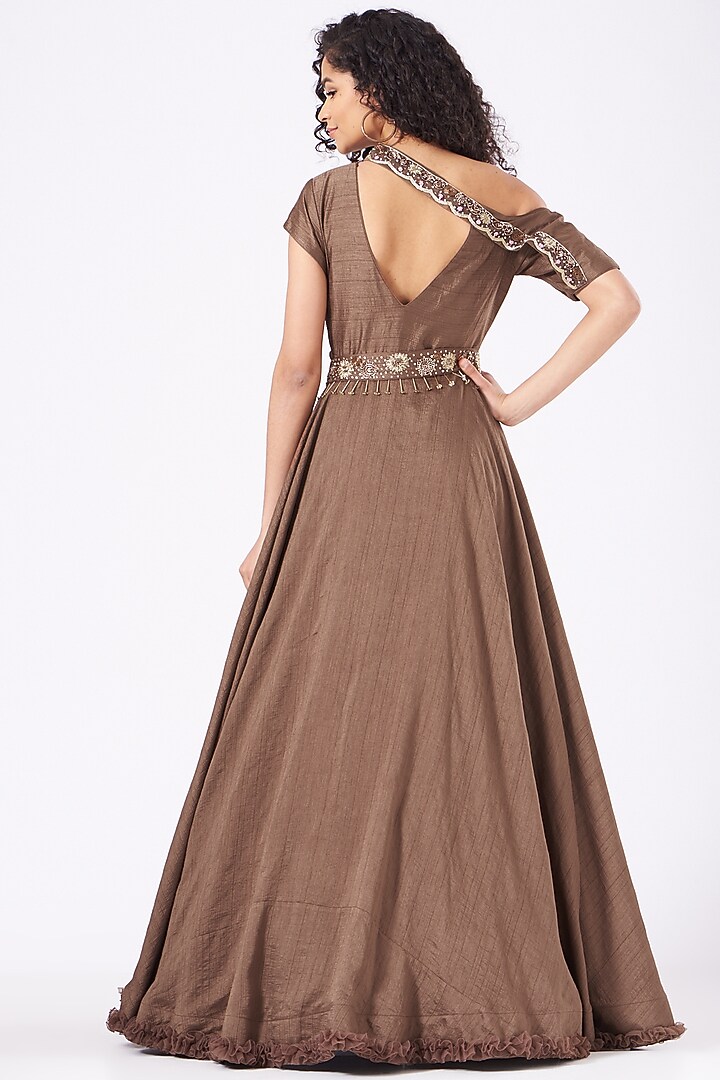 Earthy Brown Embroidered Engagement Gown With Dupatta by Arpita Sulakshana at Pernia's Pop Up Shop