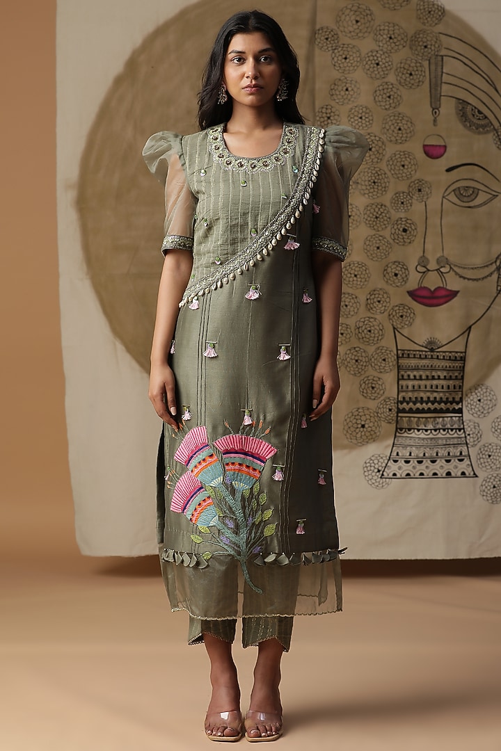 Green Chanderi Silk Hand Painted Kurta Set by Arpita Sulakshana at Pernia's Pop Up Shop