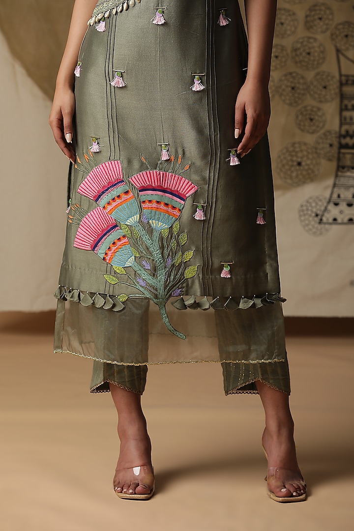 Green Chanderi Silk Hand Painted Kurta Set by Arpita Sulakshana at Pernia's Pop Up Shop
