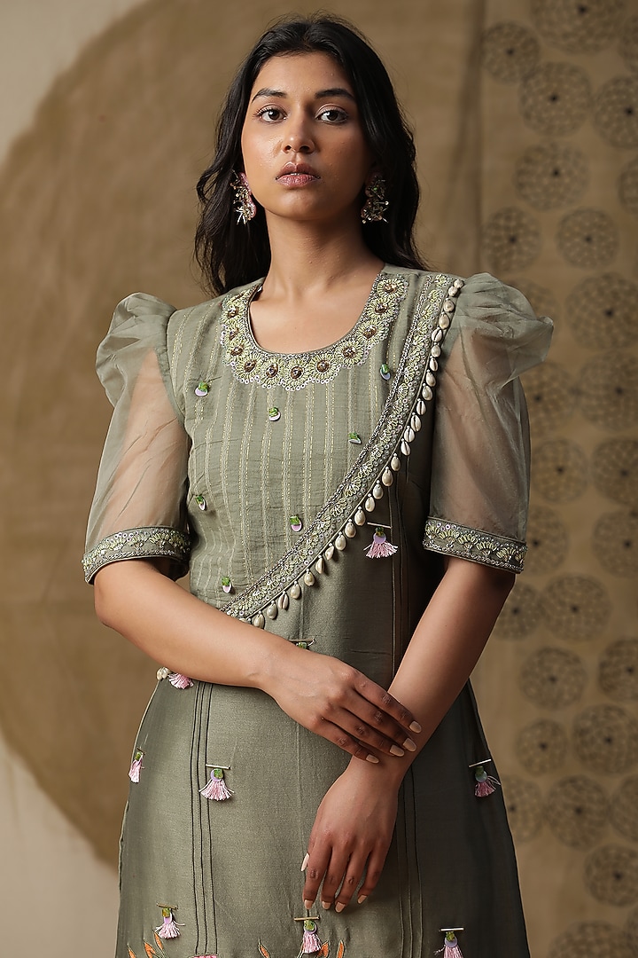 Green Chanderi Silk Hand Painted Kurta Set by Arpita Sulakshana at Pernia's Pop Up Shop
