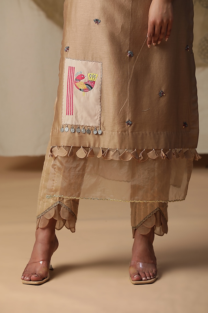 Beige Chanderi Silk Hand Painted Kurta Set by Arpita Sulakshana at Pernia's Pop Up Shop