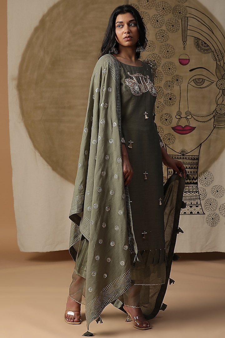 Olive Green Chanderi Silk Embroidered Kurta Set by Arpita Sulakshana