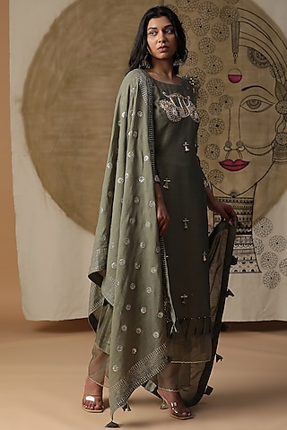 Olive Green Chanderi Silk Embroidered Kurta Set by Arpita Sulakshana