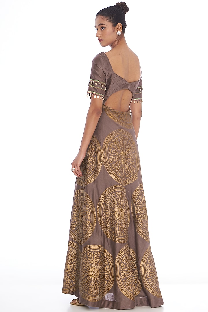 Mauve Chanderi Silk Hand Embroidered Engagement Gown With Dupatta by Arpita Sulakshana at Pernia's Pop Up Shop