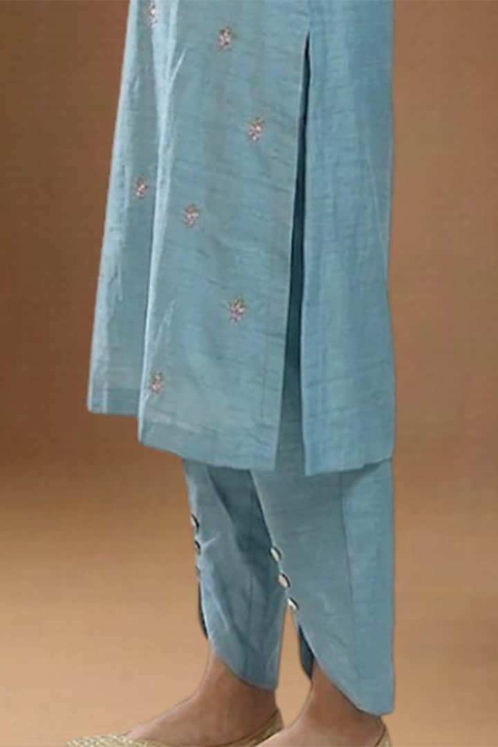 Phirozi Summer Silk Embellished Kurta Set by Arpita Sulakshana at Pernia's Pop Up Shop