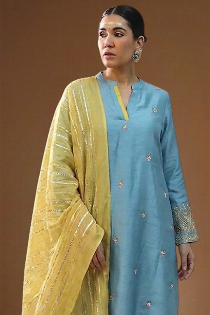Phirozi Summer Silk Embellished Kurta Set by Arpita Sulakshana at Pernia's Pop Up Shop