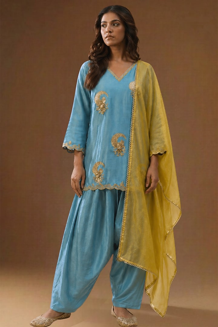 Phirozi Summer Silk Embellished Kurta Set by Arpita Sulakshana at Pernia's Pop Up Shop