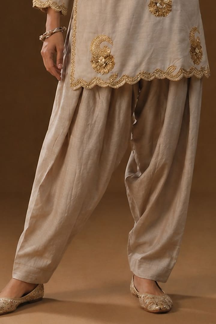 Ivory Summer Silk Hand Painted Short Kurta Set by Arpita Sulakshana at Pernia's Pop Up Shop