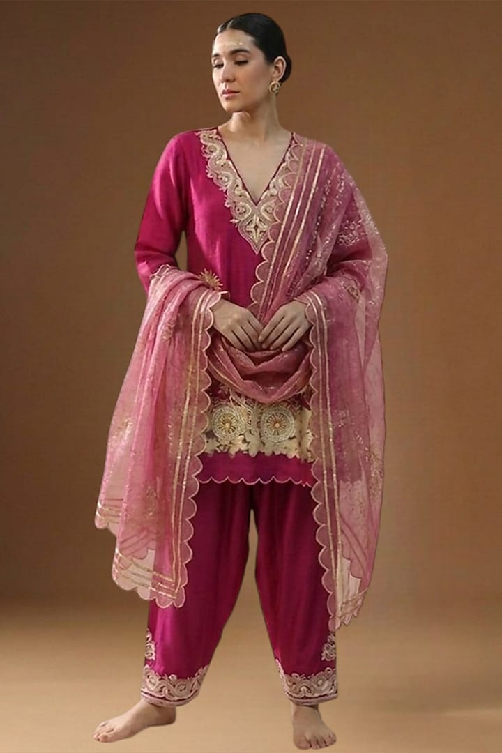 Hot Pink Summer Silk Embellished Straight Kurta Set by Arpita Sulakshana at Pernia's Pop Up Shop
