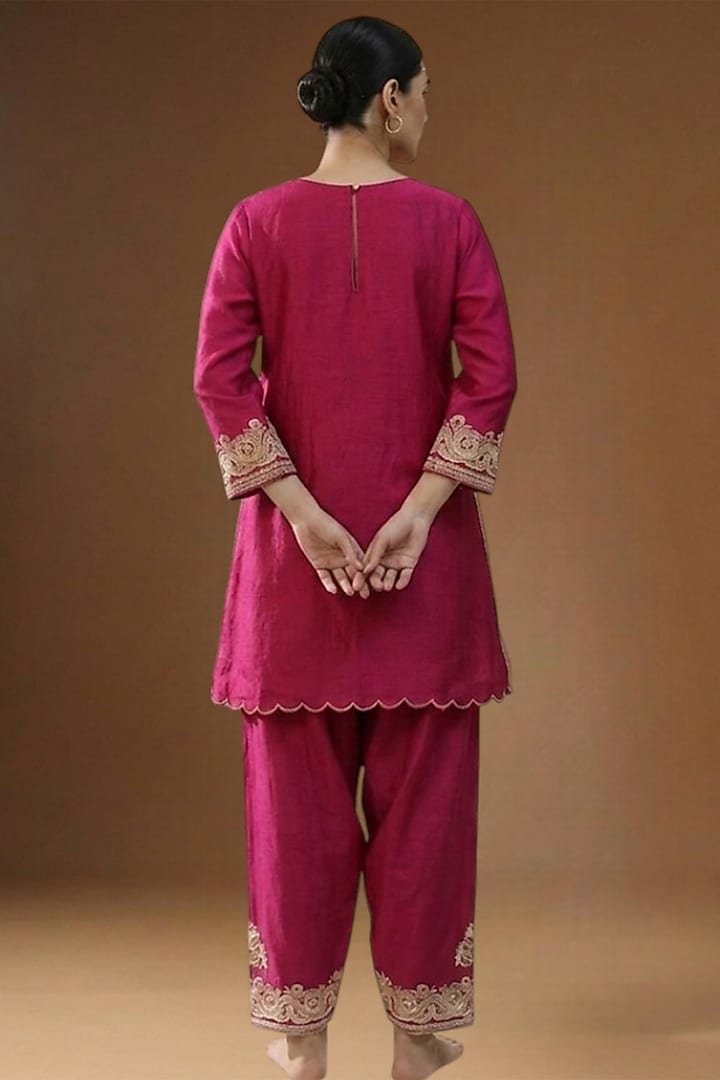 Hot Pink Summer Silk Embellished Straight Kurta Set by Arpita Sulakshana at Pernia's Pop Up Shop