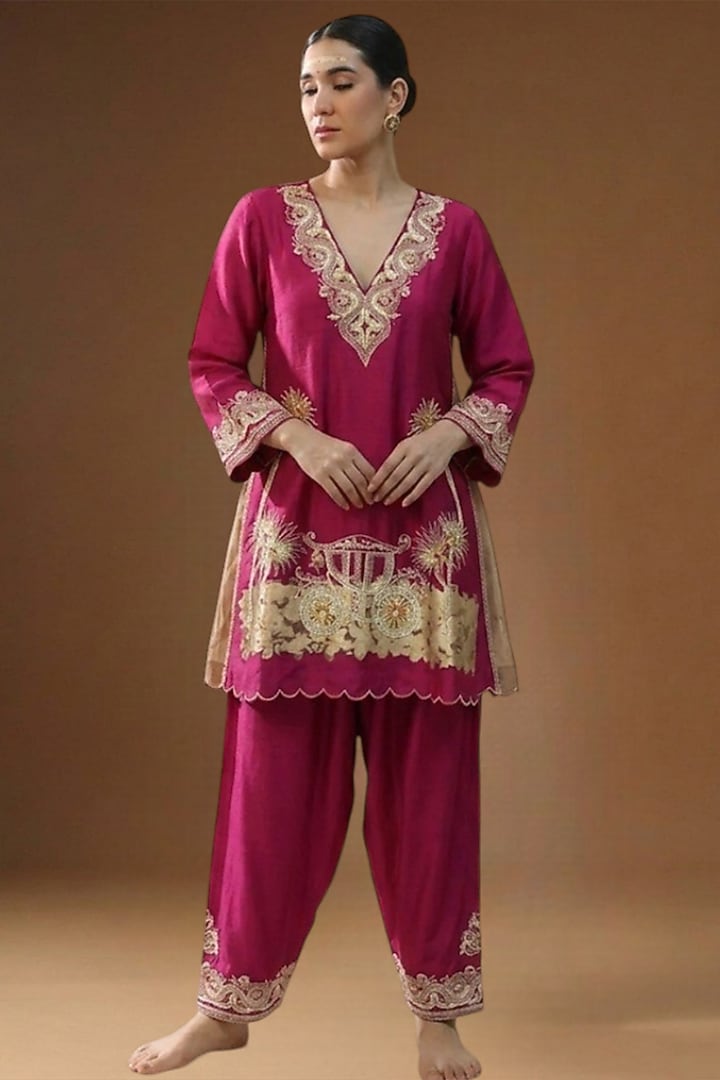 Hot Pink Summer Silk Embellished Straight Kurta Set by Arpita Sulakshana at Pernia's Pop Up Shop