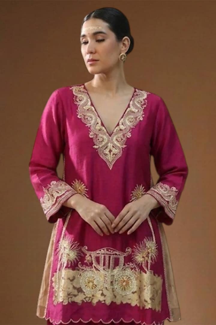 Hot Pink Summer Silk Embellished Straight Kurta Set by Arpita Sulakshana at Pernia's Pop Up Shop